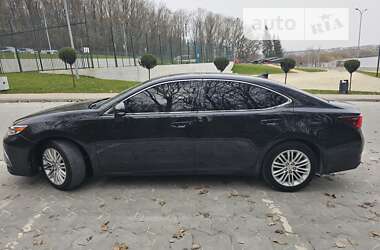 Седан Lexus ES 2016 в Тернополі