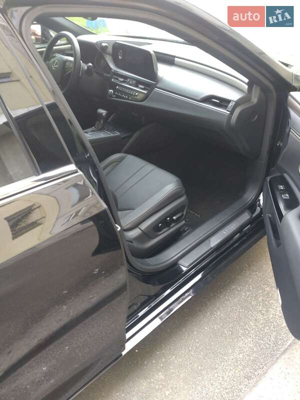 Седан Lexus ES 2022 в Києві