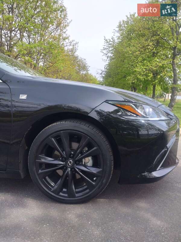 Седан Lexus ES 2022 в Києві