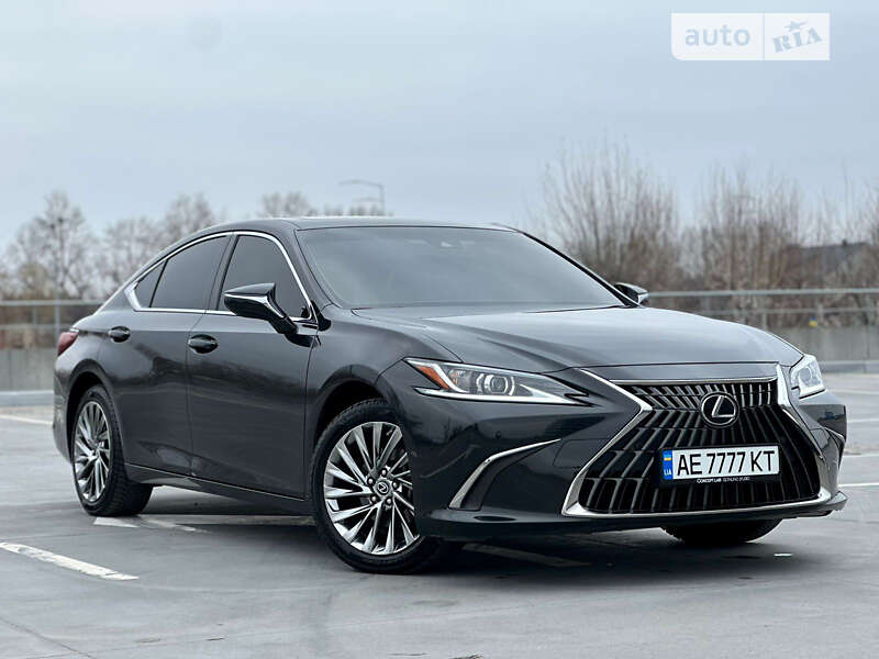 Седан Lexus ES 2022 в Киеве