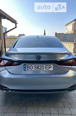 Седан Lexus ES 2021 в Тернополе