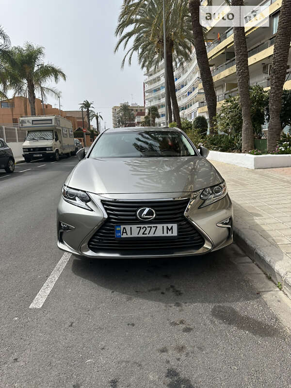 Седан Lexus ES 2017 в Боярке