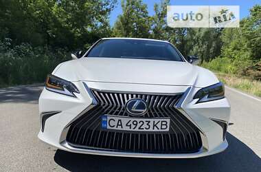 Седан Lexus ES 2021 в Звенигородке