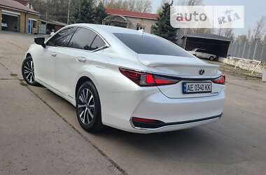 Седан Lexus ES 2018 в Дніпрі