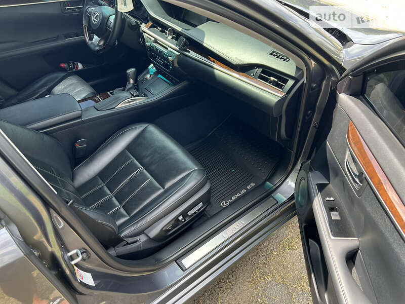 Седан Lexus ES 2018 в Кропивницком фото 2 Седан Lexus ES 2018 в Кропивницком