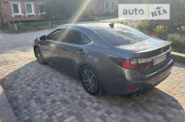 Седан Lexus ES 2018 в 