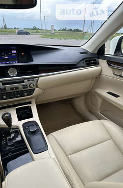 Седан Lexus ES 2013 в Умани