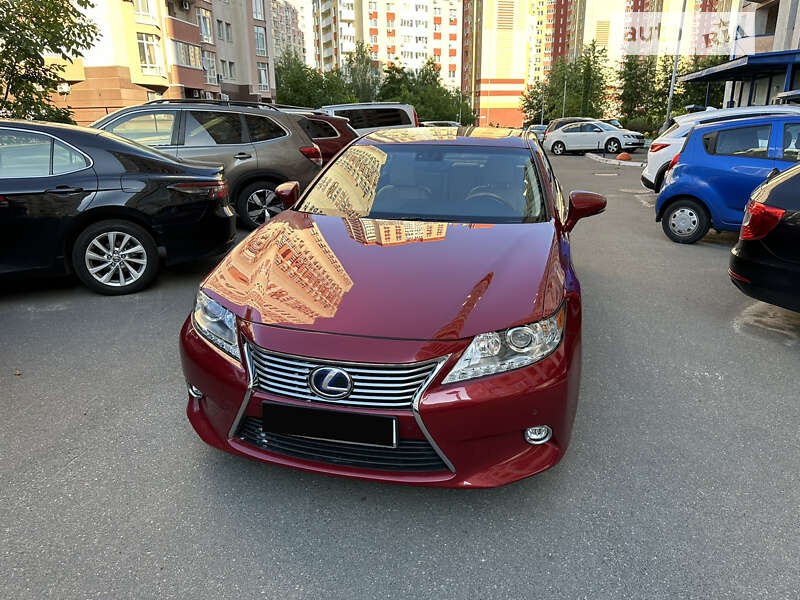 Седан Lexus ES 2014 в Києві