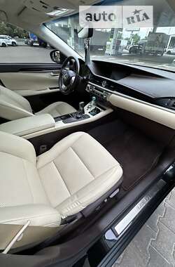 Седан Lexus ES 2018 в Ровно