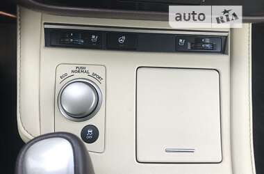 Седан Lexus ES 2018 в Киеве