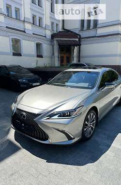 Седан Lexus ES 2021 в Киеве