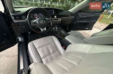 Седан Lexus ES 2016 в 