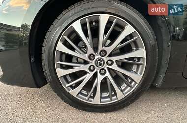 Седан Lexus ES 2016 в 