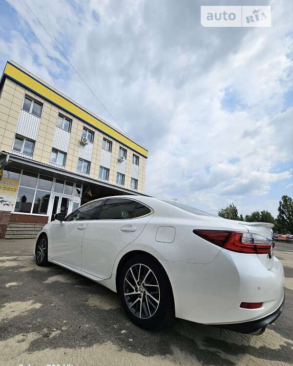 Седан Lexus ES 2016 в Києві