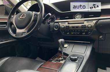 Седан Lexus ES 2012 в Виннице