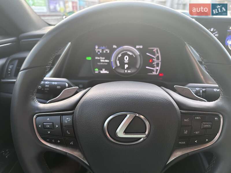Седан Lexus ES 2020 в Павлограді