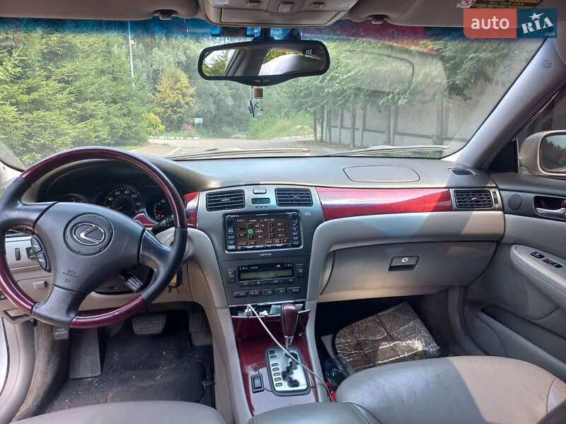 Седан Lexus ES 2003 в Киеве