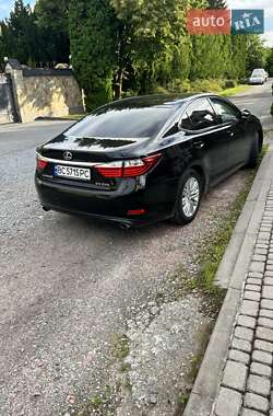 Седан Lexus ES 2012 в Львові