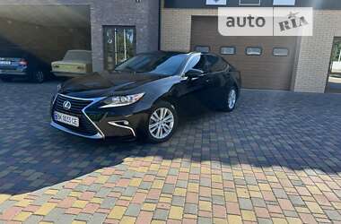 Седан Lexus ES 2015 в Рівному