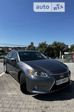 Седан Lexus ES 2013 в Черновцах