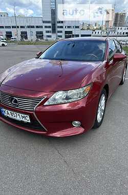 Седан Lexus ES 2013 в Киеве