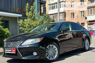 Седан Lexus ES 2013 в Виннице