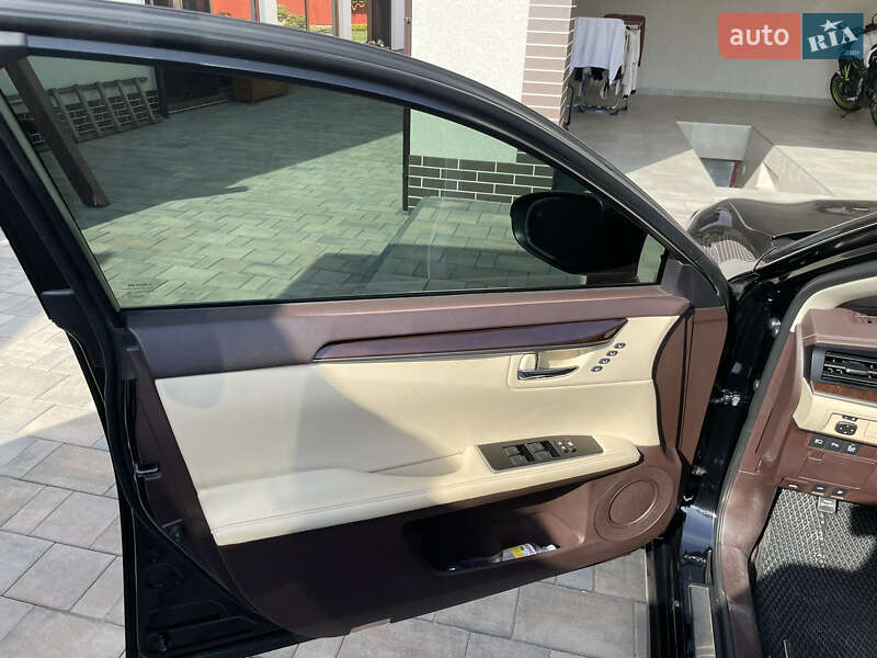 Седан Lexus ES 2018 в Одессе