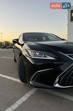 Седан Lexus ES 2022 в Борисполе