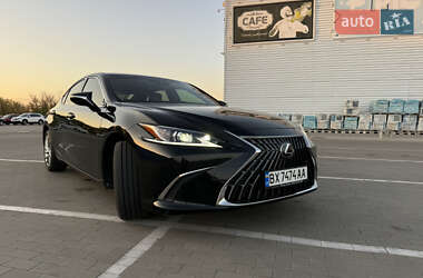 Седан Lexus ES 2022 в Борисполе