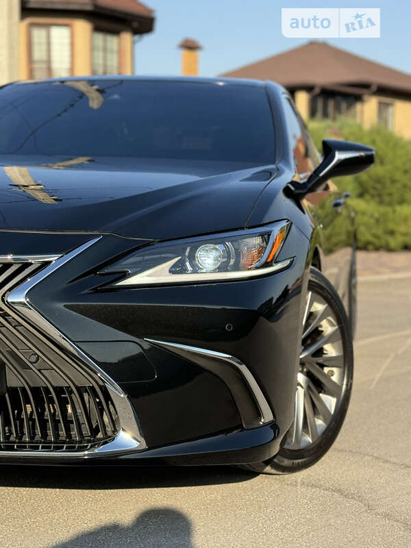 Седан Lexus ES 2019 в Днепре