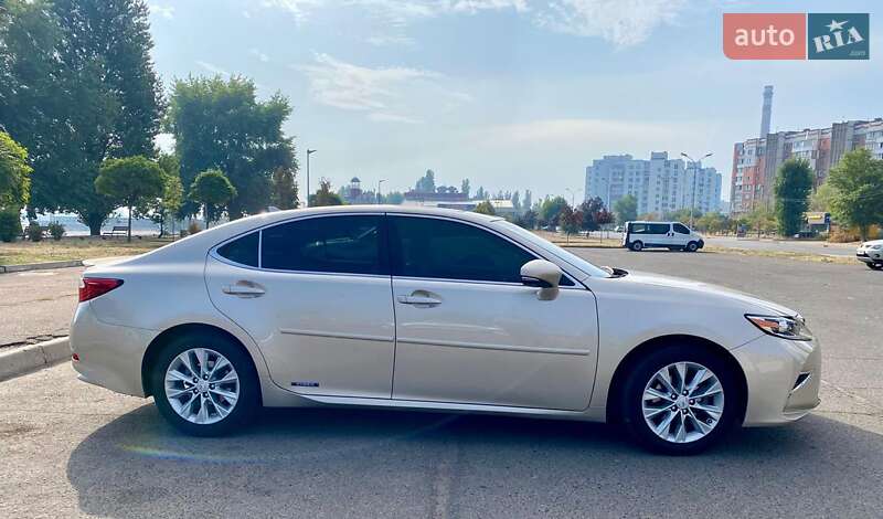 Седан Lexus ES 2013 в Черкассах