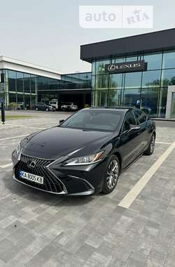 Седан Lexus ES 2022 в Дніпрі