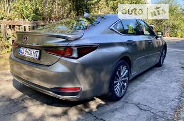 Седан Lexus ES 2019 в Киеве