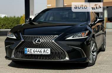 Седан Lexus ES 2019 в Дніпрі