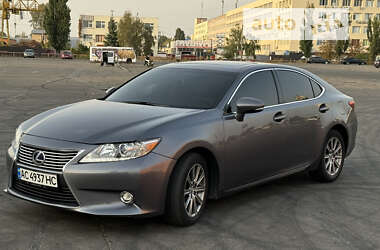 Седан Lexus ES 2013 в Киеве