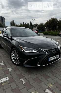 Седан Lexus ES 2022 в Одесі