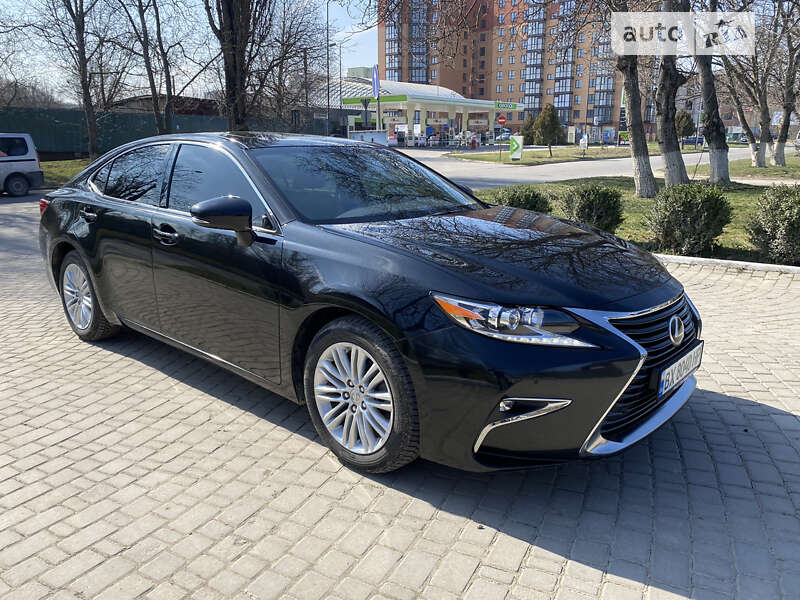 Седан Lexus ES 2017 в Кам'янець-Подільському