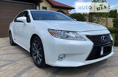 Седан Lexus ES 2013 в Киеве