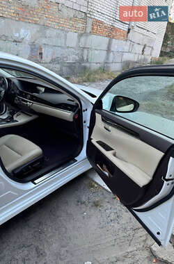 Седан Lexus ES 2016 в Днепре