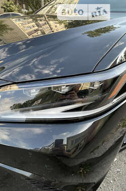 Седан Lexus ES 2022 в 
