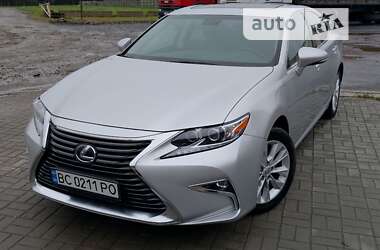 Седан Lexus ES 2013 в Буську