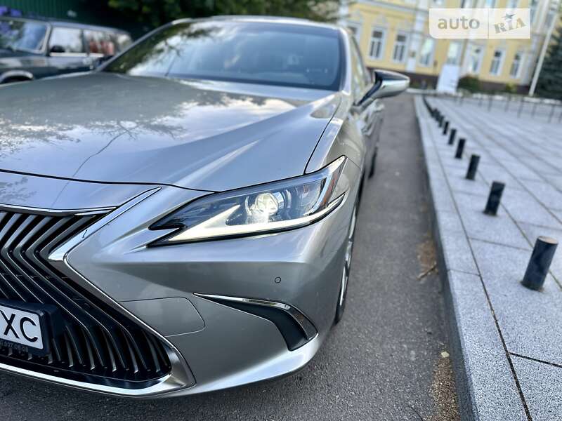 Седан Lexus ES 2019 в Києві