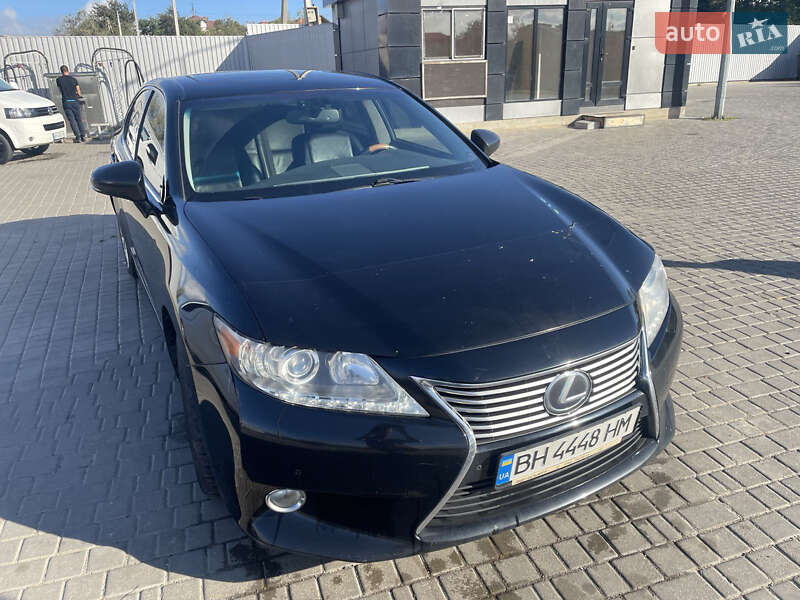 Седан Lexus ES 2012 в Одесі