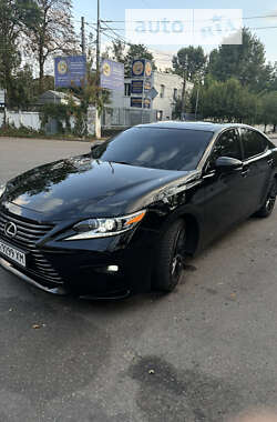 Седан Lexus ES 2016 в Киеве