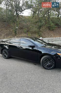 Седан Lexus ES 2016 в Киеве