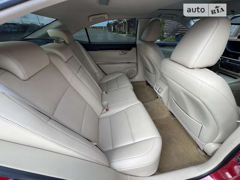 Седан Lexus ES 2013 в Киеве фото 45 Седан Lexus ES 2013 в Киеве