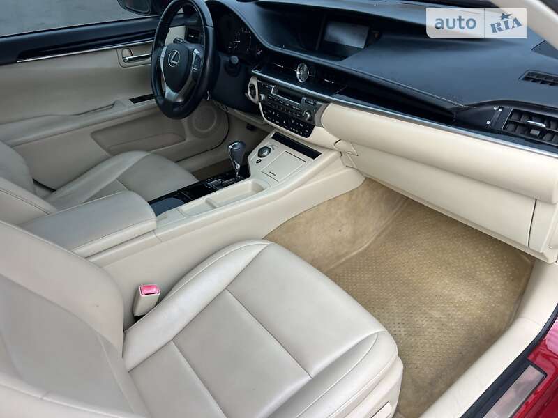 Седан Lexus ES 2013 в Киеве фото 48 Седан Lexus ES 2013 в Киеве