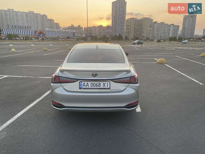 Седан Lexus ES 2019 в Киеве фото 8 Седан Lexus ES 2019 в Киеве