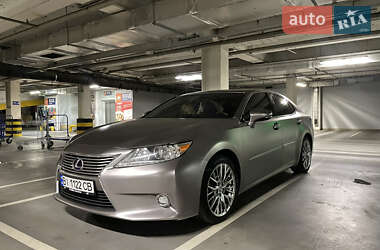 Седан Lexus ES 2013 в Києві