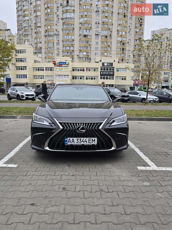 Седан Lexus ES 2021 в Киеве